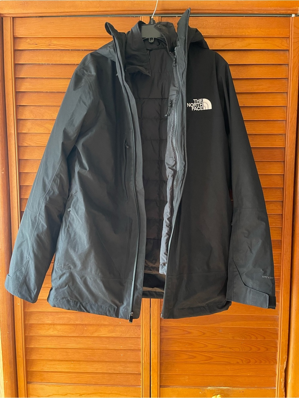 The North Face Men's Freedom Zip-Front Insulated Hooded Jacket. Size M #408